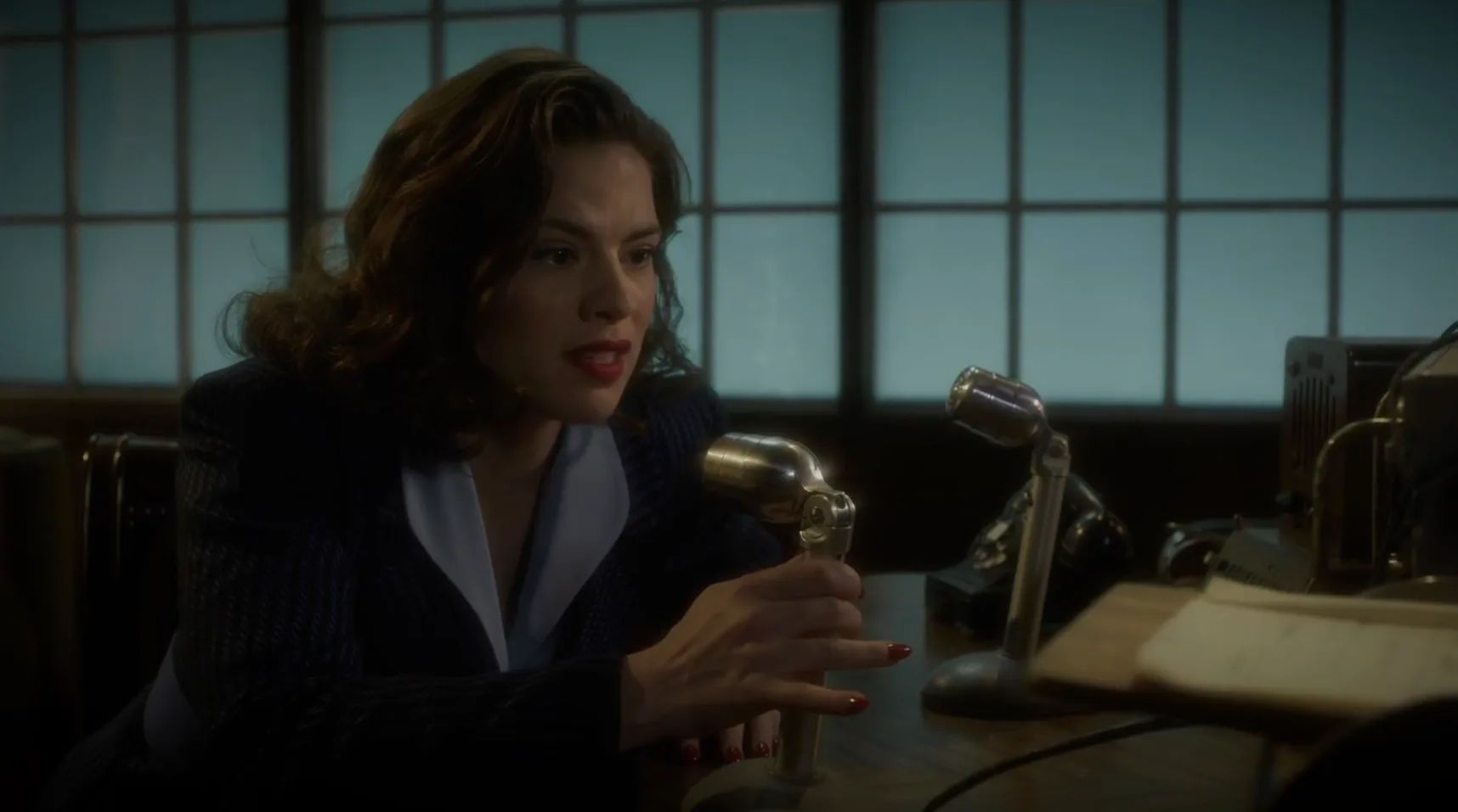 Peggy Tries to Break Howard's Hypnosis