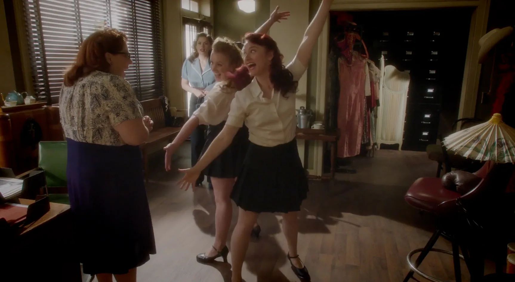 Rose and Peggy Get a Flourish